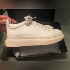 Women’s platform sneakers